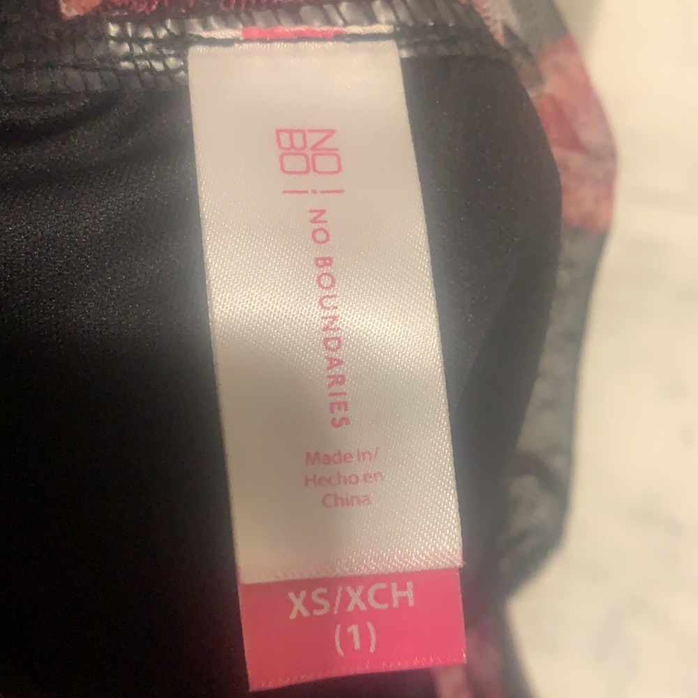 No boundaries shirt - Picture 5 of 5